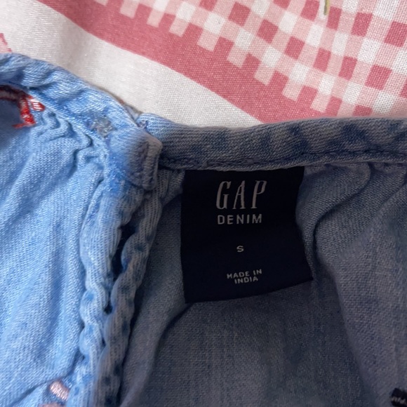 Beautiful blouse. Worn couple of times. - Picture 2 of 4